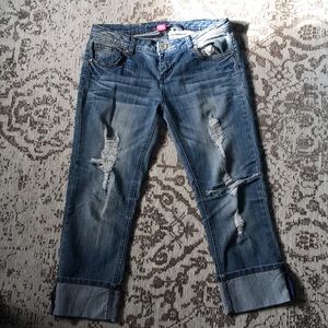 Almost Famous Capri jeans(junior)